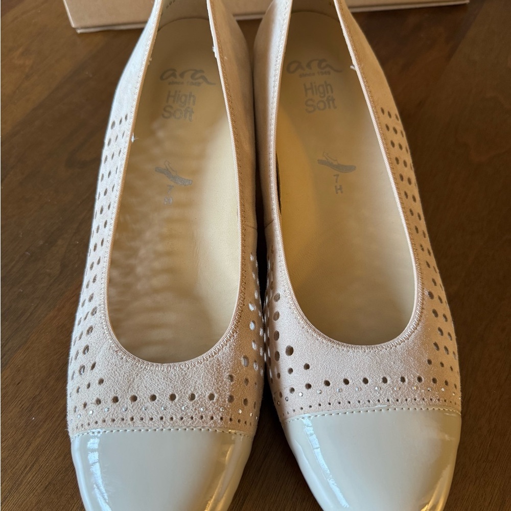 Ara Cream Patent Leather Suede Shoes 1 inch block heel Sz US 9, UK 7 see pics - Picture 5 of 14